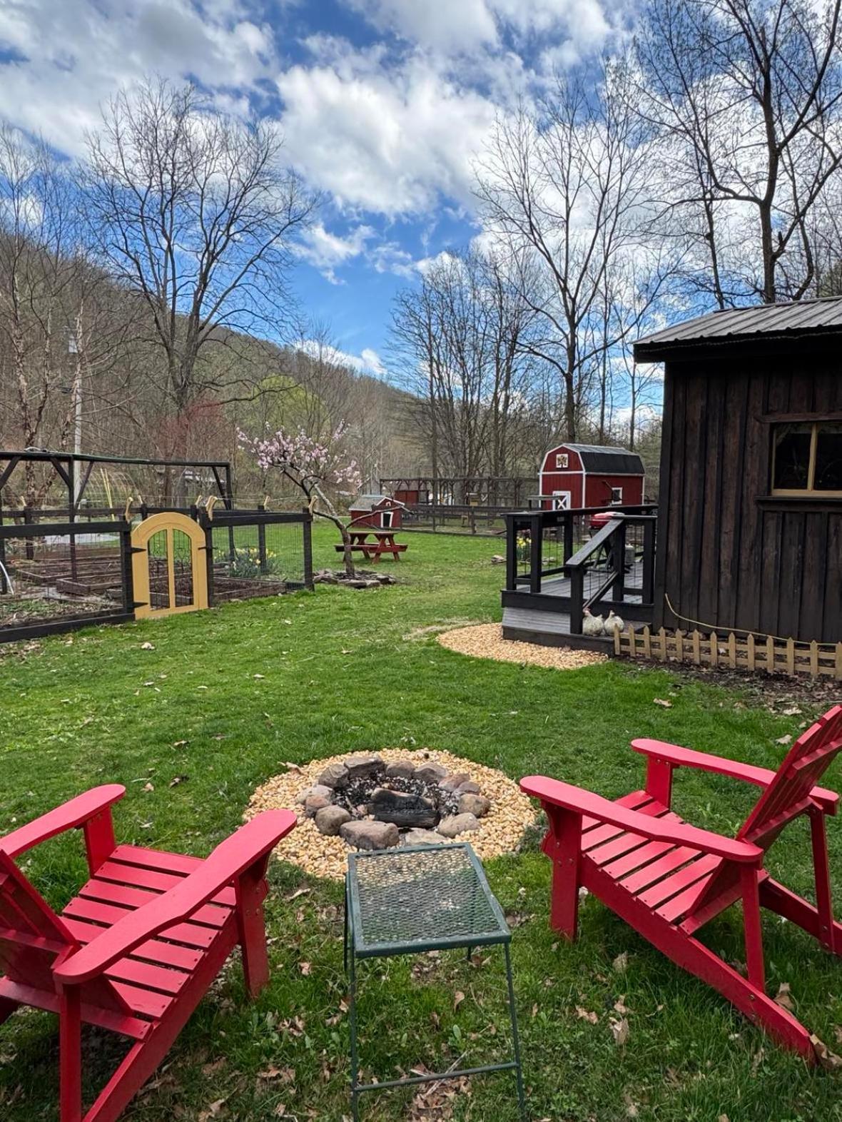 The Renovated Barn At Seneca Rocks Villa Exterior foto
